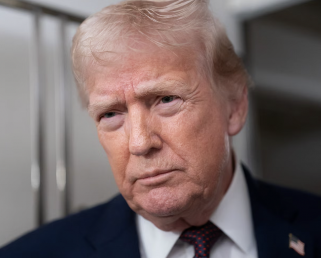 Trump, İran ile ticaret yapan ülkelere %25 ABD gümrük vergisi tehdidinde bulunuyor