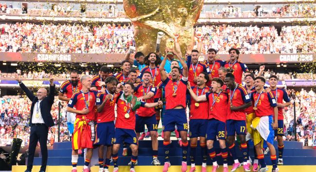 İspanya futbol federasyonu, Donald Trump'ın Dünya Kupası kutlama fotoğrafından çıkardı