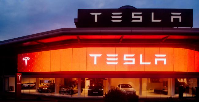 Musk, Tesla FSD'nin normal insan sürüşünden 10 kat daha güvenli olduğunu yanlış bir şekilde iddia ediyor
