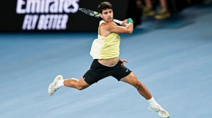 Carlos Alcaraz'ın tenis tacını garantilemesine sadece 50 puan kaldı ve bu gece yarı finale çıkabilir