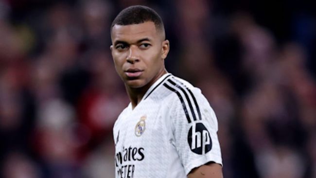 "Abartılı yorum": Mbappé ve Carreras, Real Madrid'in soyunma odasında yayılan çatışma söylentilerine yanıt verdi